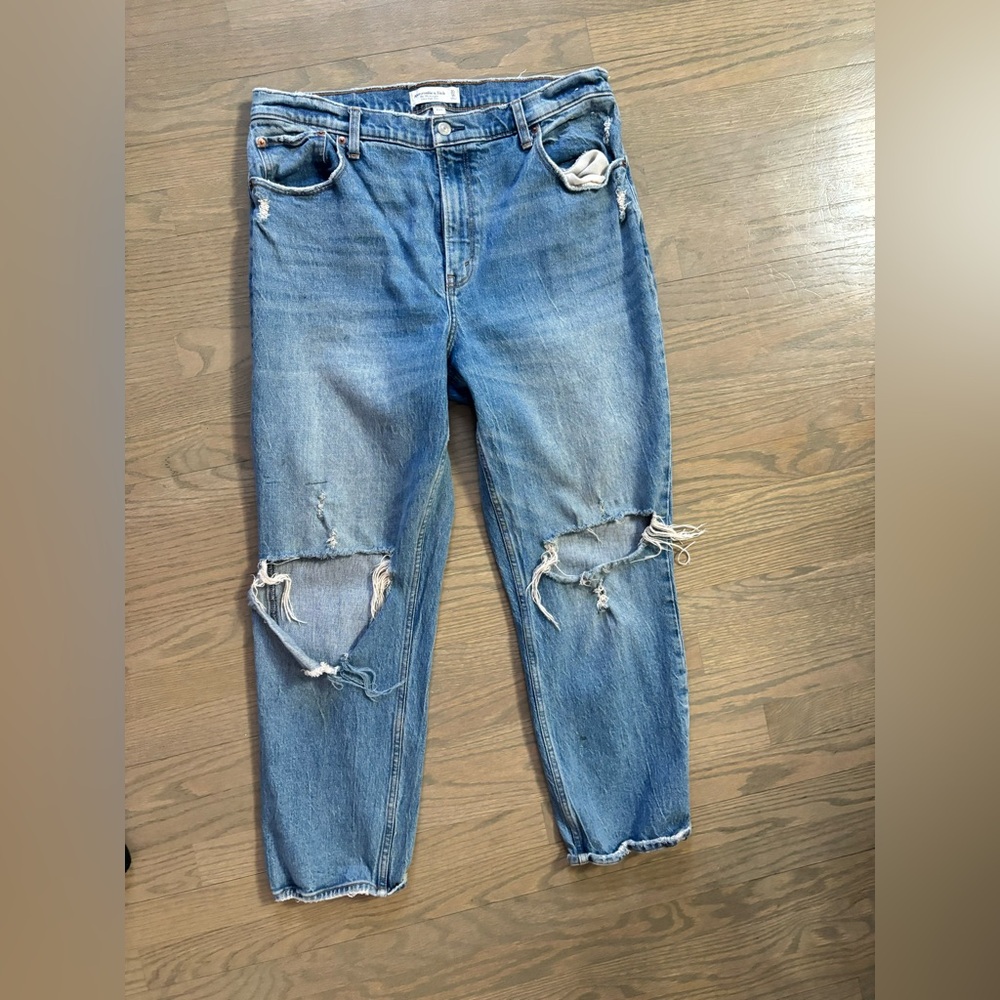 Abercrombie & Fitch 90s Straight High Rise Distressed Jeans Women’s size 16S - Picture 2 of 6